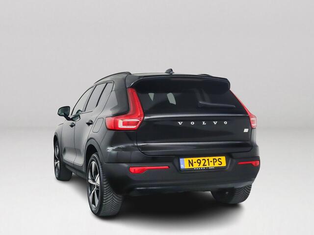 Volvo XC40 Recharge Twin Plus | Parkeercamera | Stoel- en Stuurverwarming | Getint glas | Trekhaak