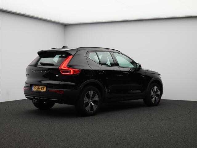 Volvo XC40 1.5 T4 Plug-in hybrid Plus Dark / Trekhaak / Stoel- + stuurwielverwarming / Harman Kardon Audio / Elektr. stoelverstelling / Achteruitrijcamera / Pilot Assist / BLIS