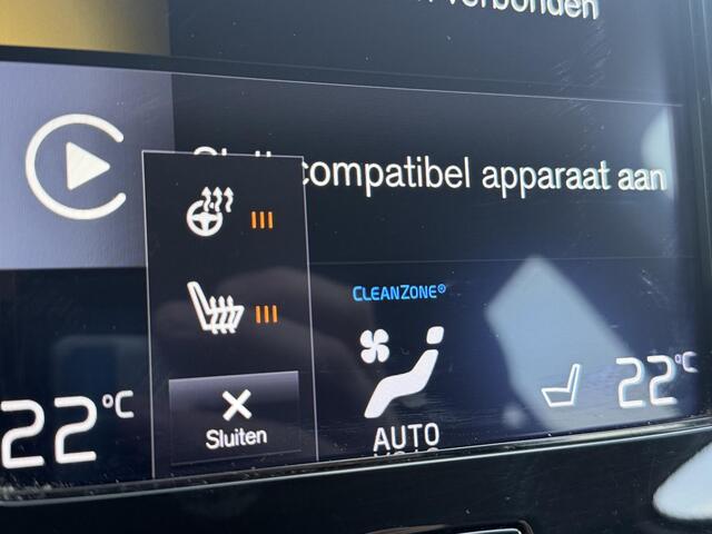 Volvo XC40 2.0 B4 Business Pro LED | verwarmde voorstoelen | Stuurwiel verwarming | lederen bekleding | 360 graden camera | elektrische achter klep | Adaptieve cruise control | Volvo On Call | All Season banden |