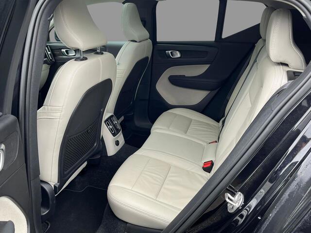 Volvo XC40 Plug-in Hybrid T4 Ultimate Bright | Trekhaak | Panoramadak | Adaptive cruise control | Lederen bekleding | Harman Kardon audio | Stoel- en stuurverwarming | Navigatie | Achteruitrijcamera | Parkeersensoren voor + achter | Apple Carplay / Android Auto |