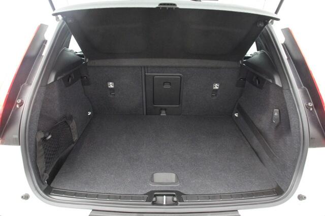 Volvo XC40 1.5 T2 Momentum - Carplay, Navi, Cruise, Afn. Trekhaak