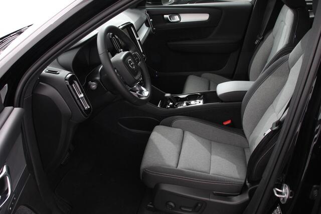 Volvo XC40 1.5 T5 Plug-in hybrid Plus Dark Volvo XC40 1.5 T5 Recharge Plus Dark | Navigatie | Climate Control | Adaptive Cruise Control | 18"LMV | Parkeer sensoren | Dab | Led