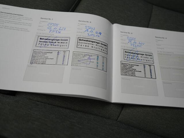 Volvo XC40 T4 Plus Bright Plug In Hybrid 211pk Dealer O.H. PHEV | Adaptive Cruise | Camera | Sportstoelen Memory & Verwarmd | Harman / Kardon | Stuur Verwarmd | Apple Carplay | Keyless | Navigatie | DAB |