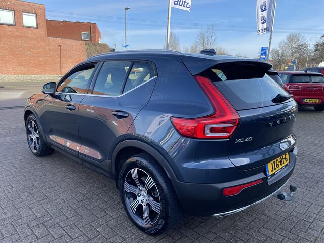 Volvo XC40 2.0 T4 190 pk Inscription Trekhaak Panoramadak Leder 360 Camera ACC Pilot Assist Harman Kardon Audio BLIS DAB Apple Carplay Android Auto Stoelverwarming Scandinavian Line Hoge Zit 8-traps Automaat Super compleet en 1800 kg trekgewicht !