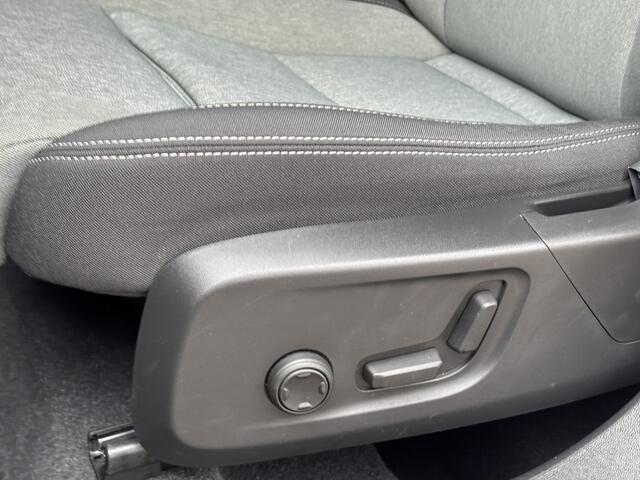 Volvo XC40 1.5 T4 Plug-in hybrid Core Bright / Navi / Elektrische Verstelbare Stoelen / Allseason Banden /