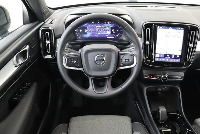 Volvo XC40 B4 (M-HYBRID) PLUS DARK -CAMERA|ADAP.CRUISE|VERW.VOORRUIT|TREKHAAK|HARMAN/KARDON|19"