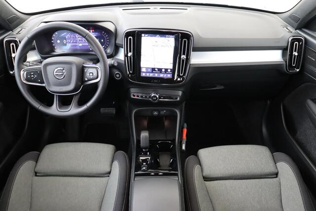Volvo XC40 B4 (M-HYBRID) PLUS DARK -CAMERA|ADAP.CRUISE|VERW.VOORRUIT|TREKHAAK|HARMAN/KARDON|19"