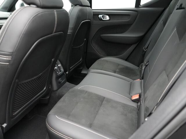 Volvo XC40 T5 Plug-in hybrid Ultimate Dark 262pk Dealer O.H PHEV | Panodak | Trekhaak af Fabriek | Adaptive Cruise | Alcantara Sportstoelen Memory | 360 Camera | Keyless | BLIS | 20"L.M | Pilot Assist | Apple Carplay |