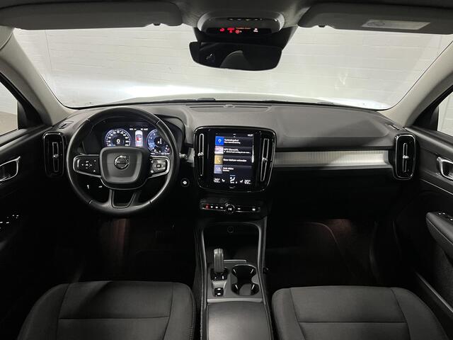 Volvo XC40 1.5 T3 Momentum Trekhaak | Cruise-/climate control | Achteruitrij camera | Carplay | Stoelverwarming