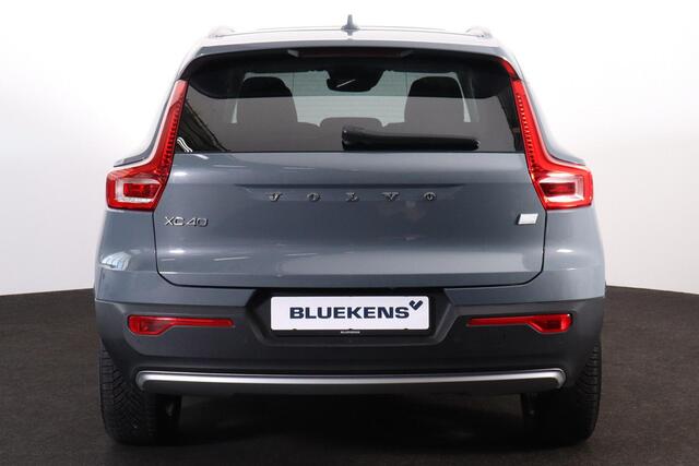Volvo XC40 T5 Recharge Inscription Panorama/schuifdak - IntelliSafe Assist & Surround - Harman/Kardon audio - 360º Camera - Adaptieve LED koplampen - Verwarmde voorstoelen & stuur - Parkeersensoren voor & achter - Elektr. bedienb. voorstoelen met geheugen links - Dr