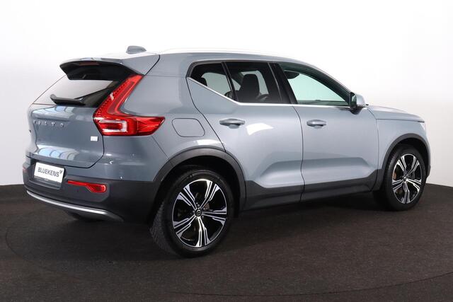 Volvo XC40 T5 Recharge Inscription Panorama/schuifdak - IntelliSafe Assist & Surround - Harman/Kardon audio - 360º Camera - Adaptieve LED koplampen - Verwarmde voorstoelen & stuur - Parkeersensoren voor & achter - Elektr. bedienb. voorstoelen met geheugen links - Dr
