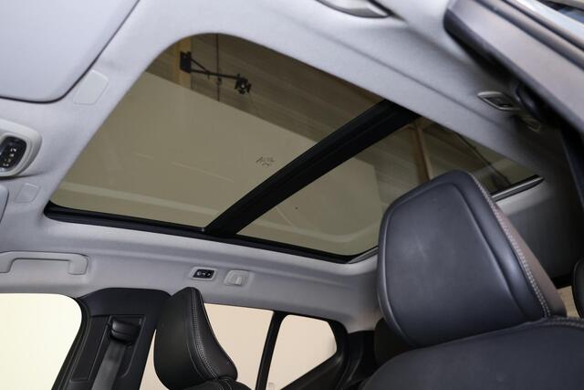 Volvo XC40 T5 Recharge Inscription Panorama/schuifdak - IntelliSafe Assist & Surround - Harman/Kardon audio - 360º Camera - Adaptieve LED koplampen - Verwarmde voorstoelen & stuur - Parkeersensoren voor & achter - Elektr. bedienb. voorstoelen met geheugen links - Dr