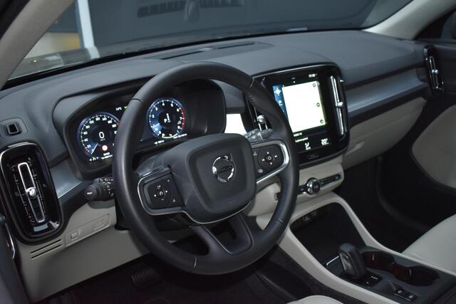 Volvo XC40 T2 Automaat Inscription 360 camera | Cruise Control | Lichte lederen bekleding | BLIS | Navigatiesysteem