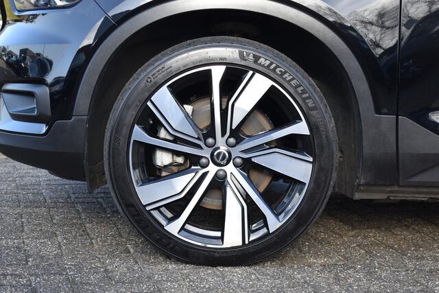 Volvo XC40 Recharge 408Pk AWD R-Design | Carplay | 20'' LMV | Trekhaak | ACC | Elektr. Achterklep | Blis | Keyless