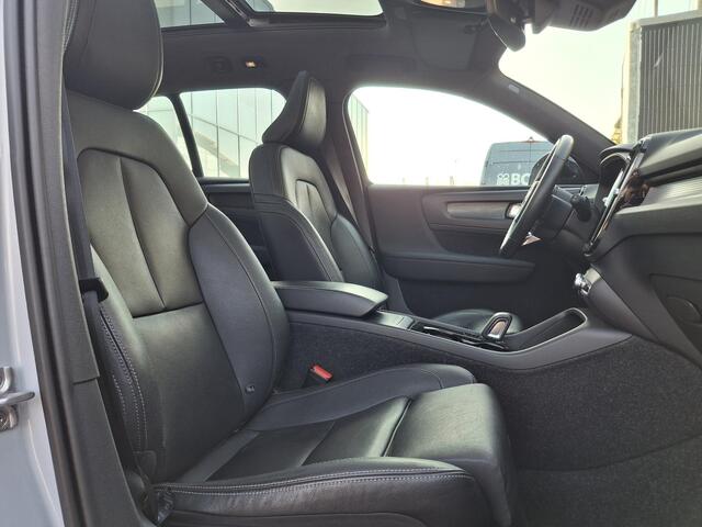 Volvo XC40 Recharge P8 AWD R-Design | Panoramdak | Harman/Kardon | Trekhaak | 360 camera |