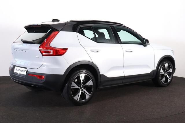 Volvo XC40 Recharge Pro - Panorama/schuifdak - IntelliSafe Assist & Surround - 360º Camera - Harman/Kardon audio - Adaptieve LED koplampen - Verwarmde voorstoelen & stuur - Parkeersensoren voor & achter - Elektr. bedienb. voorstoelen met geheugen links - Draadloze t