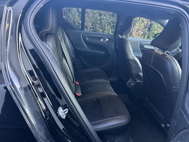 Volvo XC40 Recharge P8 AWD R-Design NL-AUTO | TREKHAAK | GOOGLE NAVI