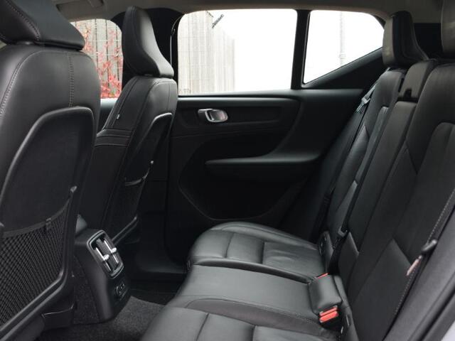 Volvo XC40 1.5 T5 Twin Engine Inscription | Schuifdak | Trekhaak | 360 camera | Full option!