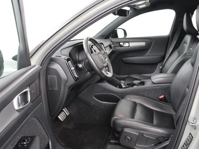 Volvo XC40 Recharge P8 AWD R Design | Warmtepomp | Leder | Stoelverwarming | Harman/Kardon | Adaptive cruise | Camera | Keyless | 19'' | Full LED | Navigatie | Parkeerhulp