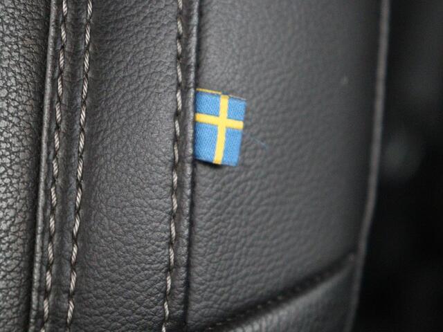 Volvo XC40 Recharge P8 AWD R Design | Warmtepomp | Leder | Stoelverwarming | Harman/Kardon | Adaptive cruise | Camera | Keyless | 19'' | Full LED | Navigatie | Parkeerhulp