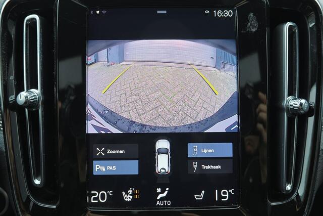 Volvo XC40 B5 AWD R-Design - Harman Kardon audio - Full LED met bochtenverlichting - Draadloos telefoon opladen - Verwarmbare voorstoelen & stuurwiel - Parkeersensoren voor & achter - Parkeercamera achter - Elektr. bedienbare kindersloten achter - Getint glas v.a. d