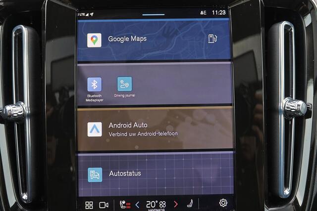 Volvo XC40 B3 Plus Dark - Panorama/schuifdak - IntelliSafe Assist & Surround - 360º Camera - Harman/Kardon audio - Verwarmde voorstoelen & stuur - Parkeersensoren voor & achter - Elektr. bedienb. voorstoelen met geheugen links - Draadloze tel. lader - Extra getint g