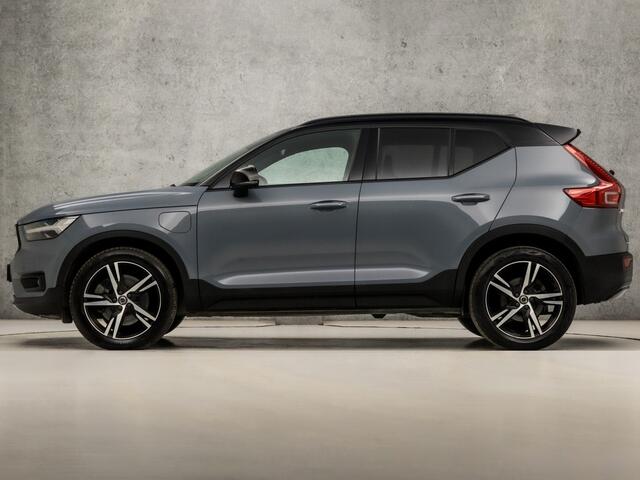 Volvo XC40 1.5 T5 Recharge R-Design 261Pk Automaat (PANORAMADAK, APPLE CARPLAY, MEMORY SEATS, 360 CAMERA, HARMAN/KARDON, LEDER/ALCANTARA, GETINT GLAS, ELEK ACHTERKLEP, NIEUWSTAAT)