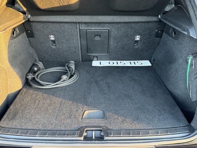 Volvo XC40 Recharge P8 AWD R-Design Pano | Trekhaak | 360 Cam |