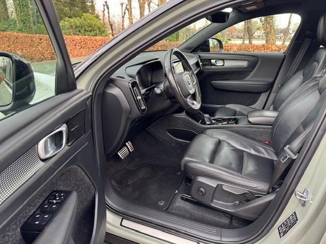 Volvo XC40 Recharge P8 AWD SOH 91% R-Design/Warmtepomp/Leer/Pano/360Camera/Acarplay/Fabrieksgarantie