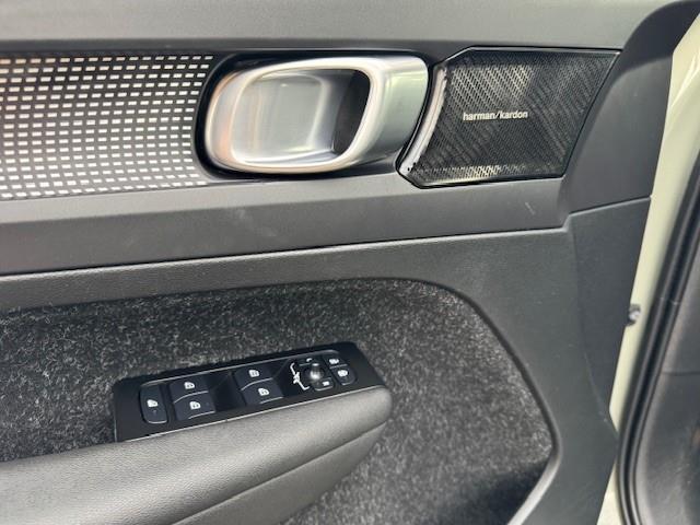 Volvo XC40 Recharge P8 AWD SOH 91% R-Design/Warmtepomp/Leer/Pano/360Camera/Acarplay/Fabrieksgarantie