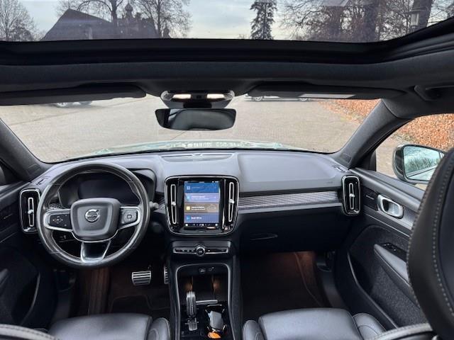 Volvo XC40 Recharge P8 AWD SOH 91% R-Design/Warmtepomp/Leer/Pano/360Camera/Acarplay/Fabrieksgarantie