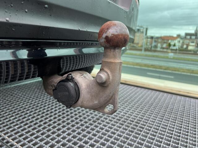 Volvo XC40 1.5 T2 R-Design Automaat, Panoramadak, Trekhaak semi elektrisch inklapbaar, Elektrisch verstelbare stoelen, Stoel- en stuurverwarming, Harman Kardon audio, 360 graden parkeercamera