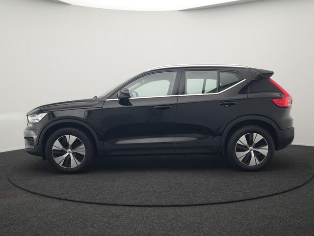 Volvo XC40 T4 Plus Bright Plug In Hybrid 211pk Dealer O.H. PHEV | Trekhaak Af Fabriek | Camera | Harman / Kardon | Sportstoelen Memory & Verwarmd | Keyless | Stuur Verwarmd | Apple Carplay | Virtual | Navigatie | DAB |