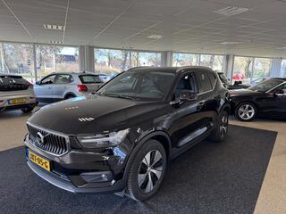 volvo-xc40-1.5-t5-recharge-momentum