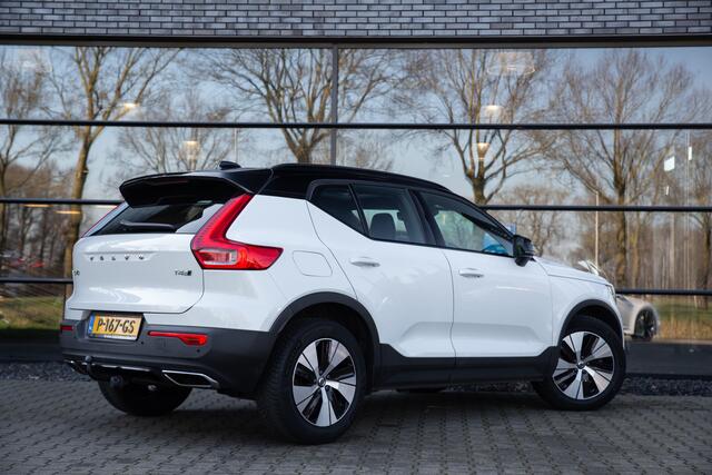 Volvo XC40 2.0 T4 AWD Inscription , Panoramadak, Trekhaak, Harman/Kardon,