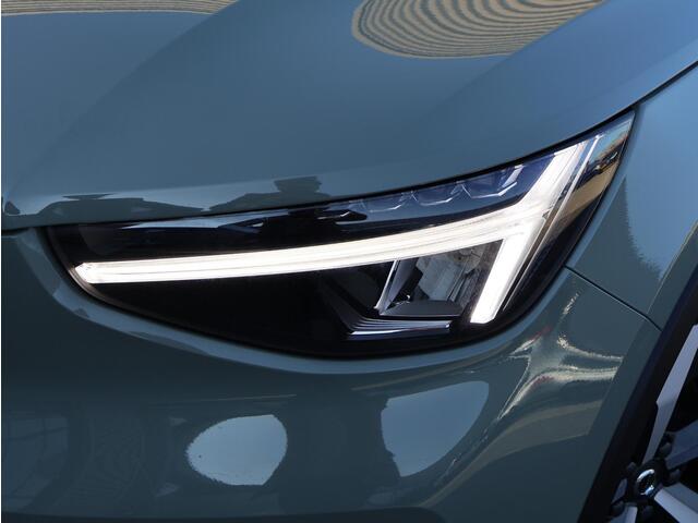 Volvo XC40 2.0 B3 Plus Dark