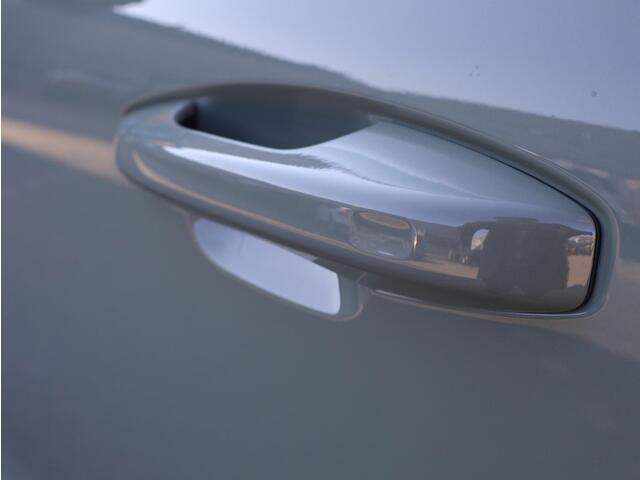 Volvo XC40 2.0 B3 Plus Dark