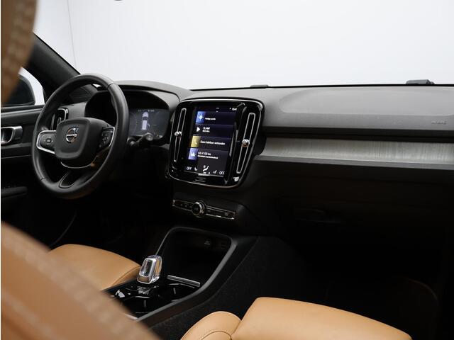 Volvo XC40 T4 Recharge Inscription / Trekhaak / Pan. dak / Styling kit / Privacy glass / Stoel+stuur+voorruitverwarming / Full led