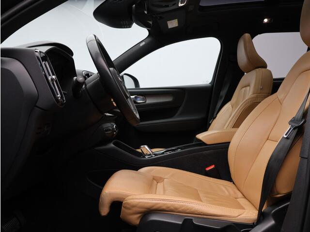 Volvo XC40 T4 Recharge Inscription / Trekhaak / Pan. dak / Styling kit / Privacy glass / Stoel+stuur+voorruitverwarming / Full led