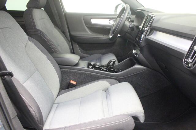 Volvo XC40 2.0 B3 Plus Bright | Rijklaarprijs | Trekhaak | All-Season banden |