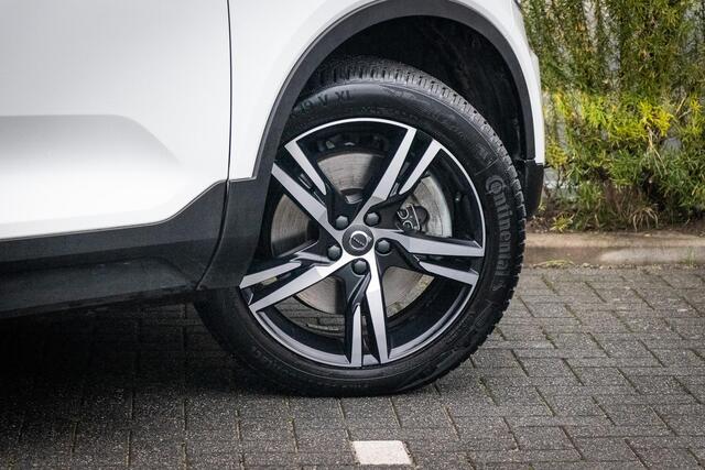 Volvo XC40 1.5 T5 Recharge R-Design | Plug-in Hybrid (PHEV) | Harman Kardon Audio | Panoramadak | BLIS | Trekhaak | Stoelverwarming | Alarm | LED Koplampen Adaptief