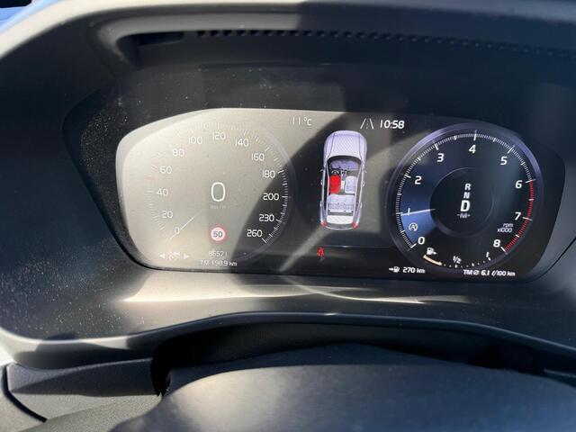 Volvo XC40 1.5 T2 Business Pro | Navigatie | Apple Carplay | Android Auto | Stoelverwarming | LED Koplampen Adaptief | Verwarmde Voorruit | Elektrische Achterklep | BLIS