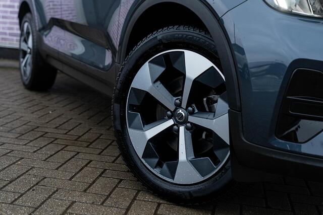 Volvo XC40 2.0 B4 Plus Dark | Trekhaak | Adaptive Cruise Control | Dode hoek detectie BLIS | Harman/Kardon audio | Elektrische stoelverstelling | Stoel- en stuurverwarming | Verwarmde Voorruit |