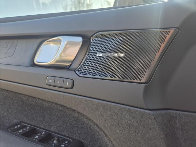 Volvo XC40 1.5 T4 Plug-in hybrid Ultimate Dark Panodak/HarmanKardon/Carplay etc.