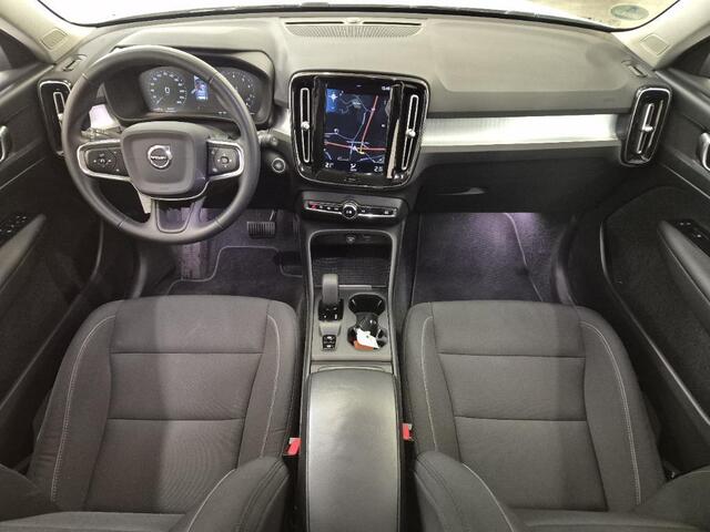 Volvo XC40 T2 Momentum Business | Navigatie | Adaptieve Cruise Control | Trekhaak | DAB | Parkeercamera | Park Assist | Getint Glas | Apple CarPlay & Android Auto | Volvo On Call | 18" LM