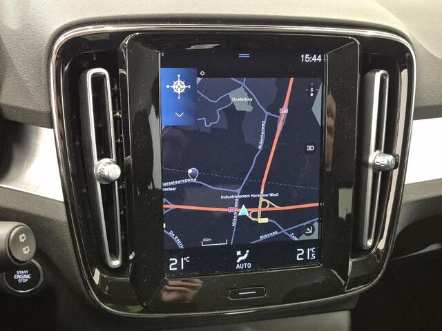Volvo XC40 T2 Momentum Business | Navigatie | Adaptieve Cruise Control | Trekhaak | DAB | Parkeercamera | Park Assist | Getint Glas | Apple CarPlay & Android Auto | Volvo On Call | 18" LM