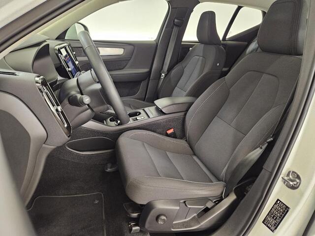 Volvo XC40 1.5 T2 Momentum | Automaat | Apple carplay/android auto | Stoelverwarming | Stuurverwarming | Parkeersensoren V+A | Parkeercamera | 18 "lm velgen |