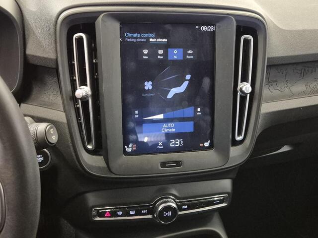 Volvo XC40 1.5 T2 Momentum Core | Automaat | Apple carplay/android auto | Stoelverwarming | Stuurverwarming | Parkeersensoren V+A | Parkeercamera | 18 "lm velgen | Volvo on Call |