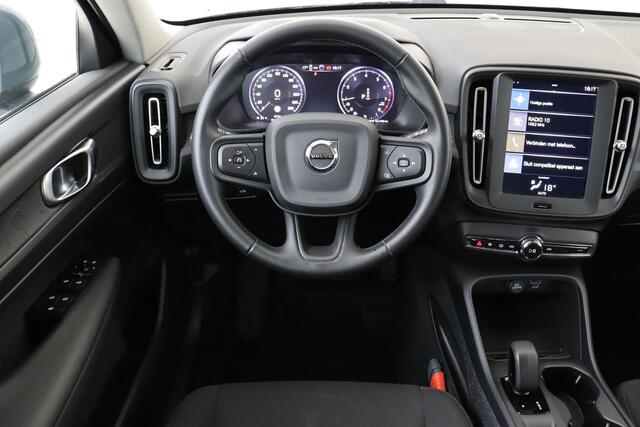 Volvo XC40 T2 AUT. MOMENTUM CORE -CRUISE|METALLIC|PDC|CARPLAY|TREKHAAK|17"