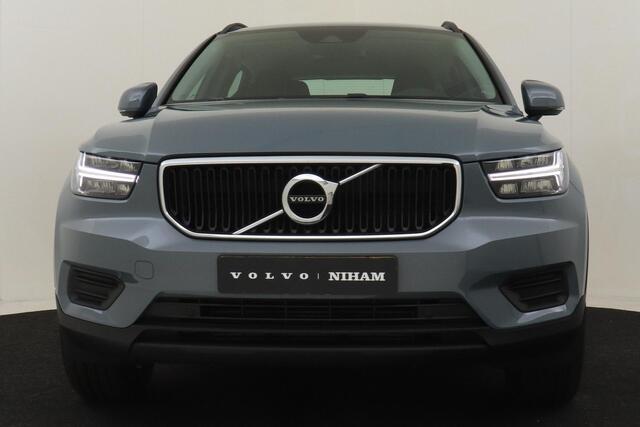 Volvo XC40 T2 AUT. MOMENTUM CORE -CRUISE|METALLIC|PDC|CARPLAY|TREKHAAK|17"